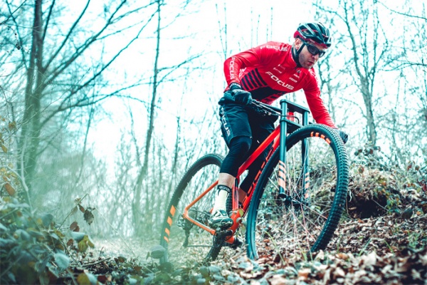 Focus BIG BIRD 36, ruedas de 36 pulgadas para ciclistas de "grandes" aspiraciones