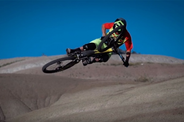 La nueva colección Spring Freeride 2016 de Fox Head con Cam McCaul, Tyler McCaul y Brett Rheeder