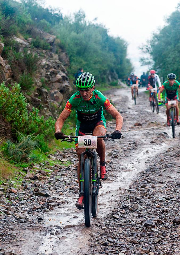 La fundación medioambiental Ecopilas, patrocinador oficial del equipo extremeño de Mountain Bike