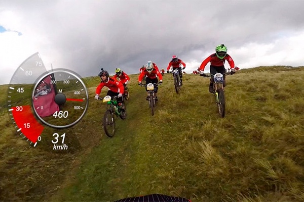 El descenso, en primera persona, de Gee Atherton en la Red Bull Foxhunt 2016