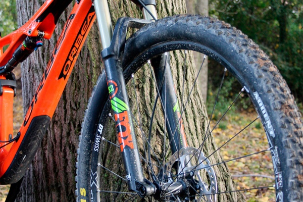 Nociones básicas sobre la geometría de una bicicleta: el ángulo de dirección