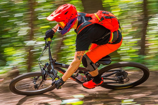 Giro Switchblade MIPS, un casco homologado para DH con mentonera desmontable