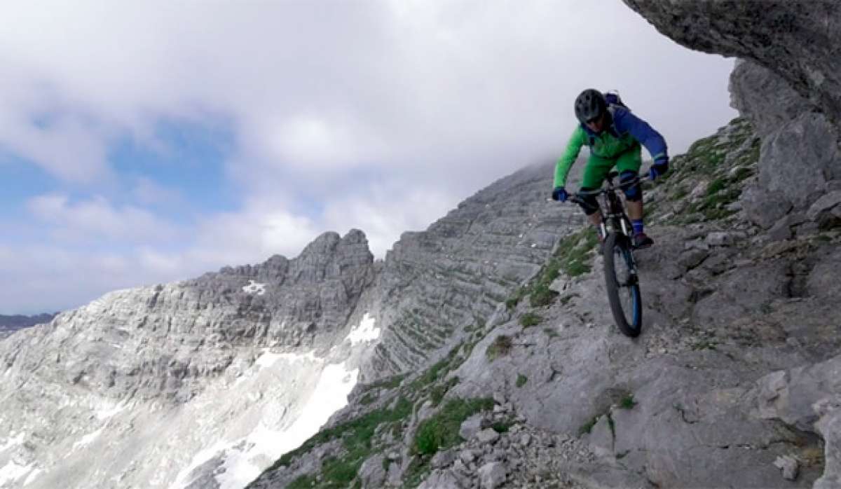 Descendiendo el Mitterhorn (Austria) sobre una bicicleta de montaña