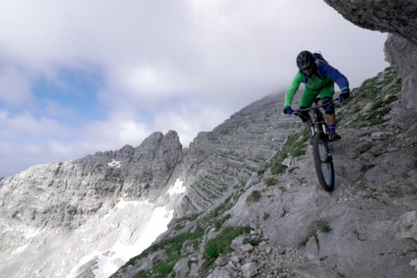 Descendiendo el Mitterhorn (Austria) sobre una bicicleta de montaña