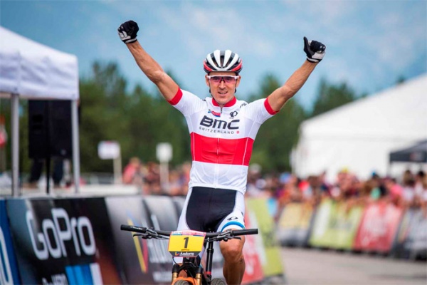 Julien Absalon renueva con el BMC Racing Team: ""Quería seguir un año más para disfrutar y compartir mi experiencia con los más jóvenes""