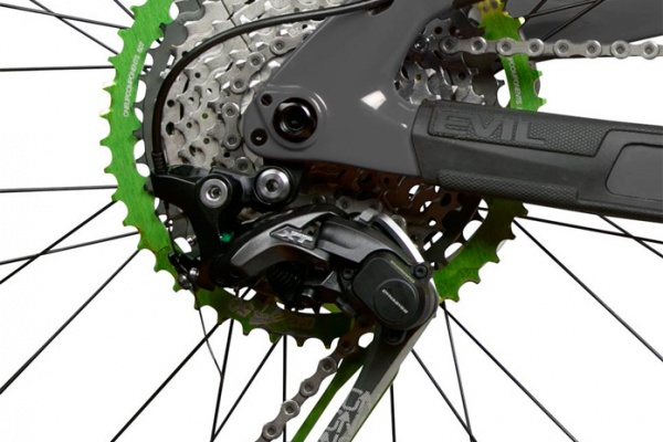Nuevo piñón OneUp Components de 50 dientes para transmisiones monoplato de Shimano