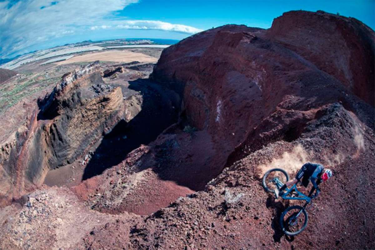 En TodoMountainBike: 'La sombra del volcán', David Cachon rodando en la isla canaria de Tenerife