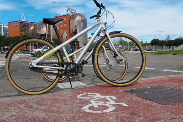 Liberty Seguros, la primera empresa en España que pagará a los empleados que acudan al trabajo en bici