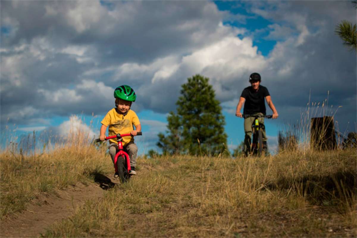 Matt Hunter y su hijo Robbie rodando en Kamloops, en la Columbia Británica de Canadá