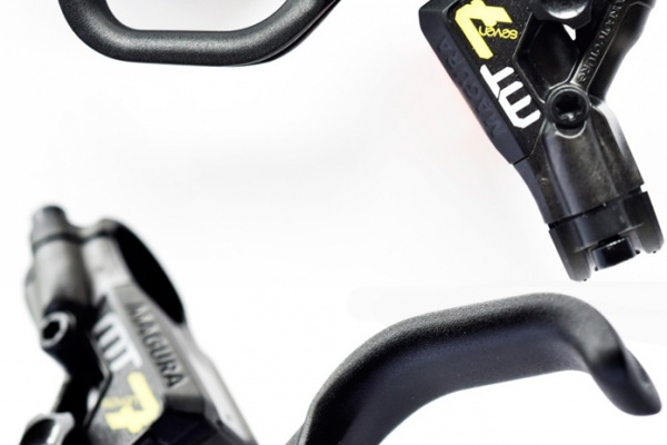 Potencia al alcance de un dedo con las nuevas manetas ergonómicas de Magura