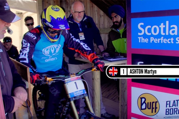 Martyn Ashton rodando en el circuito escocés de Fort William