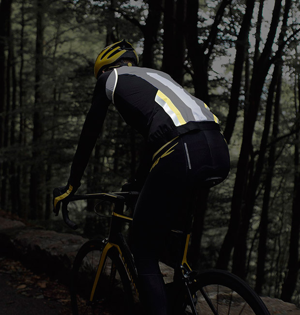 En TodoMountainBike: Mavic Vision, equipamiento para ciclistas visible desde el amanecer hasta el anochecer