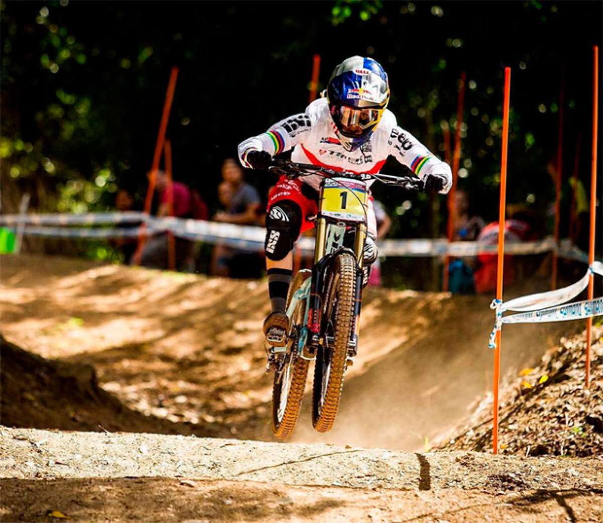 Los mejores momentos de la Copa del Mundo UCI DHI en Cairns (Australia)