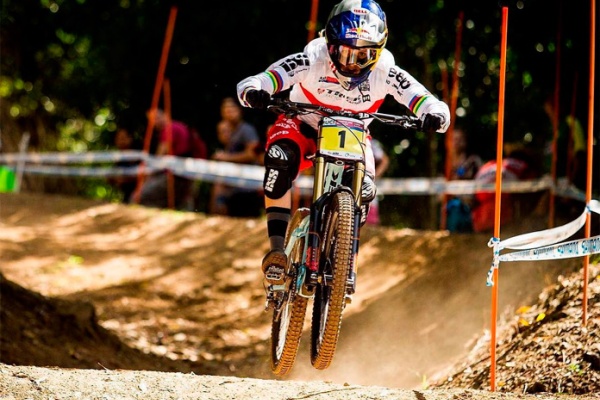 Los mejores momentos de la Copa del Mundo UCI DHI en Cairns (Australia)