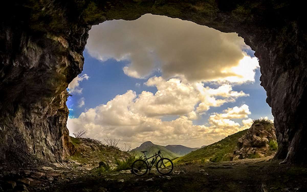 En TodoMountainBike: La foto del día en TodoMountainBike: 'La mina abandonada de Bustillos'