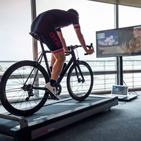 Oreka Training, un nuevo concepto de rodillo para entrenar en casa sin perder las sensaciones de la carretera