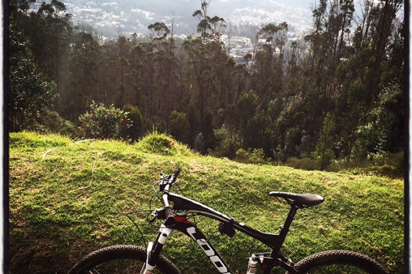 La foto del día en TodoMountainBike: "En la mitad del Mundo"