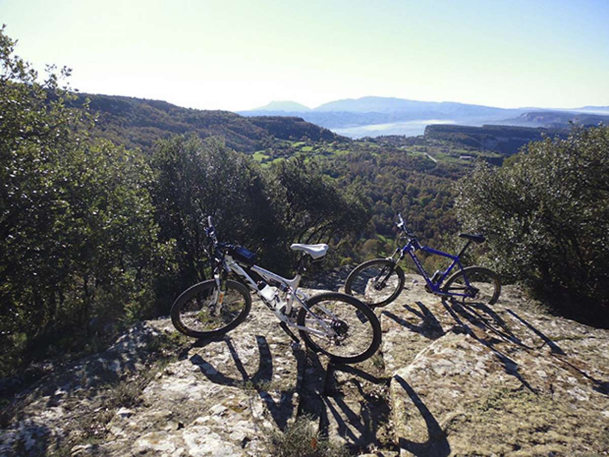 La foto del día en TodoMountainBike: 'Pedalada por el Collsacabra'