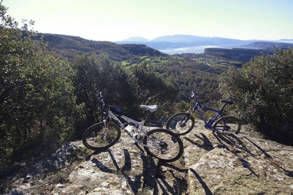 La foto del día en TodoMountainBike: "Pedalada por el Collsacabra"