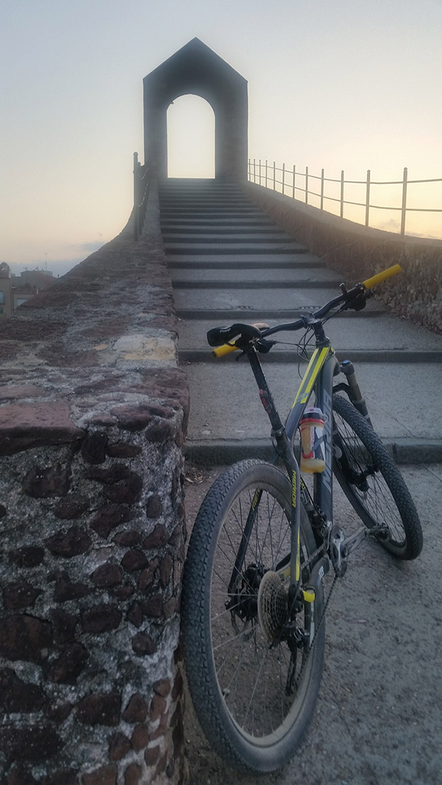 En TodoMountainBike: La foto del día en TodoMountainBike: 'Pont del Diable'