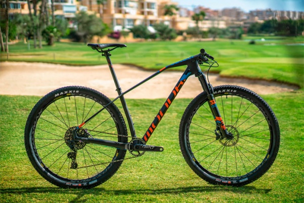 Mondraker Podium 2017: Más ligera, más cómoda, y más estilizada que nunca