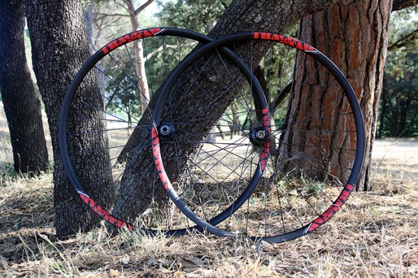 A prueba: Ruedas de carbono Trackstar 29 XC-27L