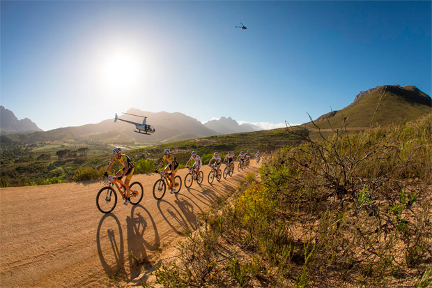 En TodoMountainBike: Cinco pruebas MTB por etapas que hacen del resto un paseo en bicicleta