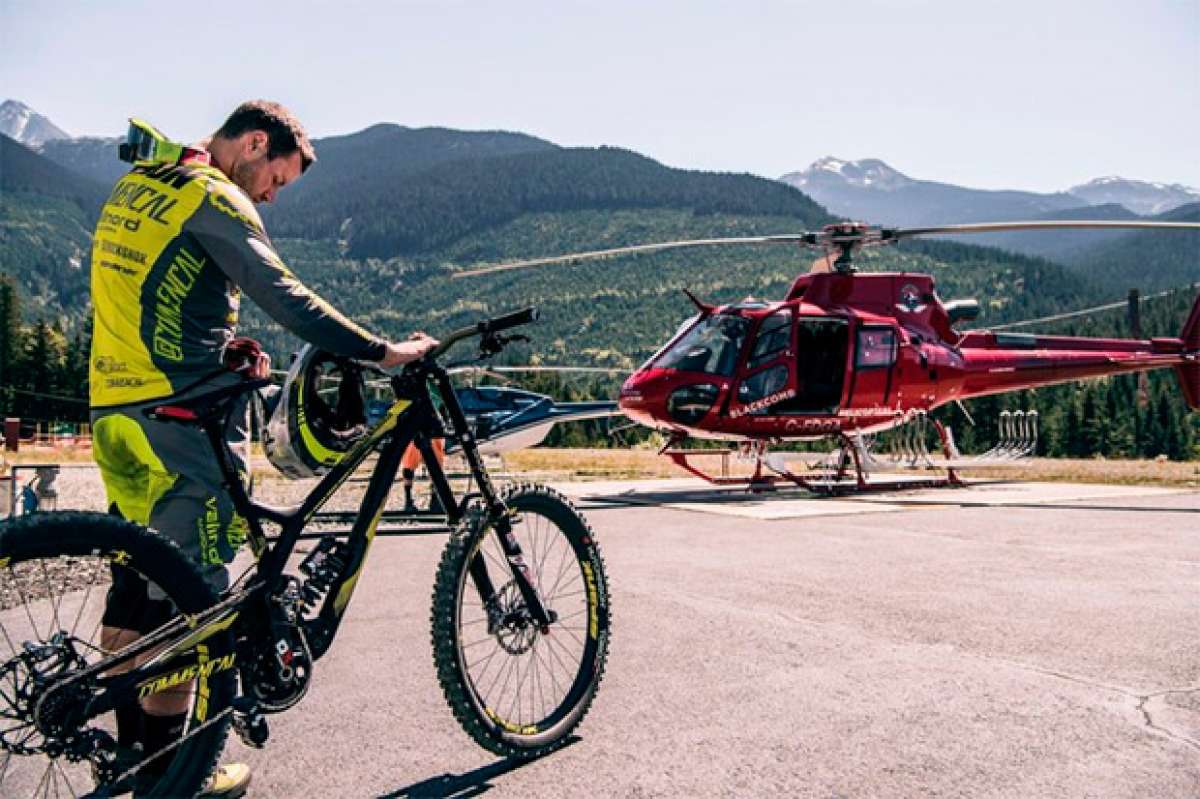 Rémi Thirion descendiendo la Rainbow Mountain de Whistler