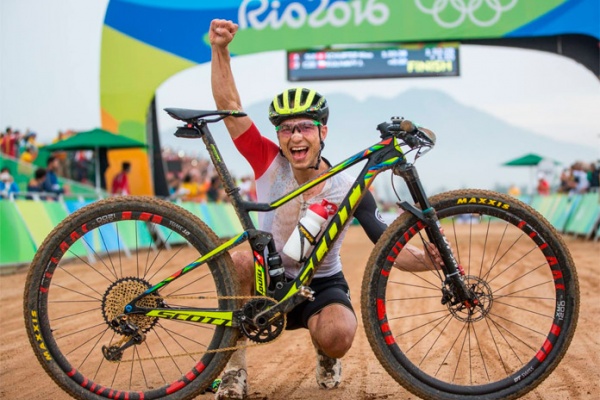 El año de Nino Schurter: medalla de oro en los JJ.OO. de Río