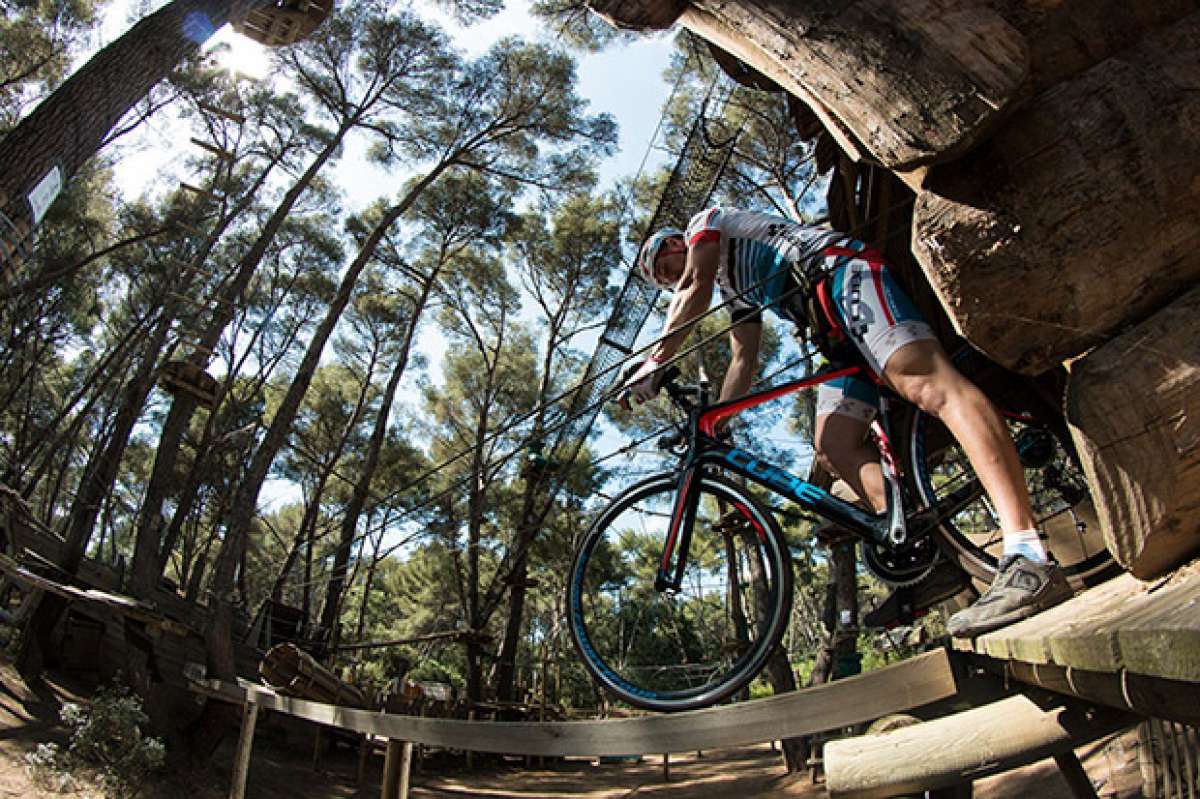 Una bicicleta de carretera por el bosque, la última locura de Aurélien Fontenoy