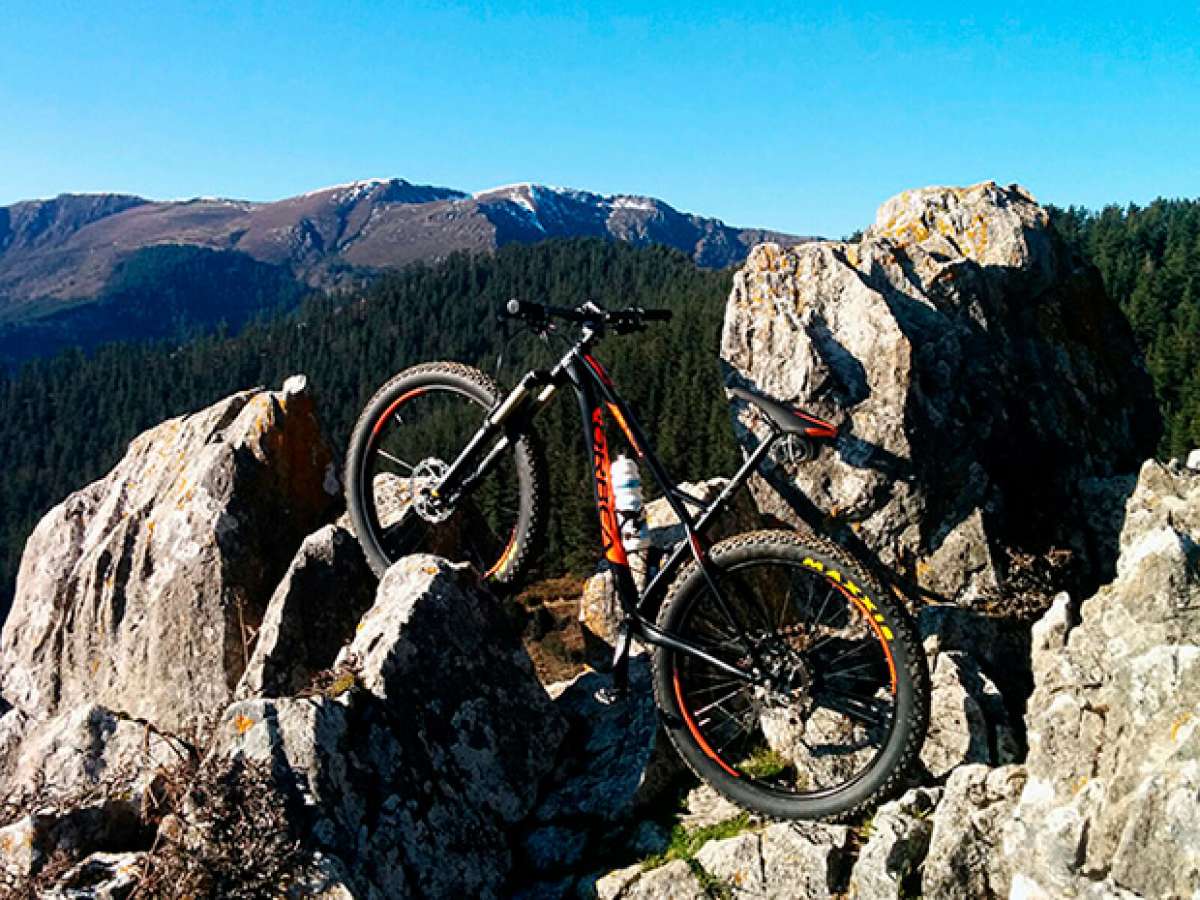 La foto del día en TodoMountainBike: 'Y de fondo el Ganekogorta'