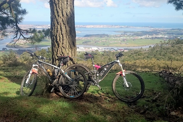 La foto del día en TodoMountainBike: "Socabarga, con vistas a Santander"