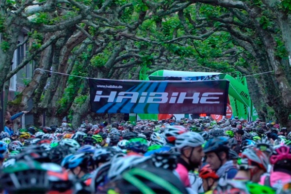 "El Tour de los populares", un avance de la película oficial de Los 10.000 del Soplao 2016
