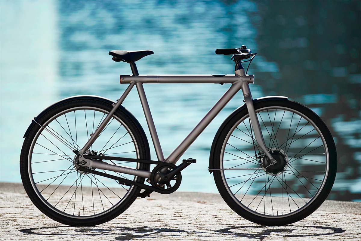 VanMoof Electrified S, una bicicleta eléctrica diseñada para hacer la vida imposible a los ladrones