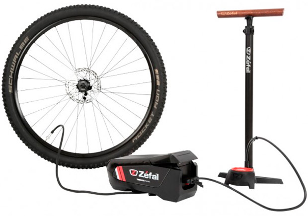 En TodoMountainBike: Zéfal Tubeless Tank, un depósito de aire presurizado para talonar cubiertas tubelizadas