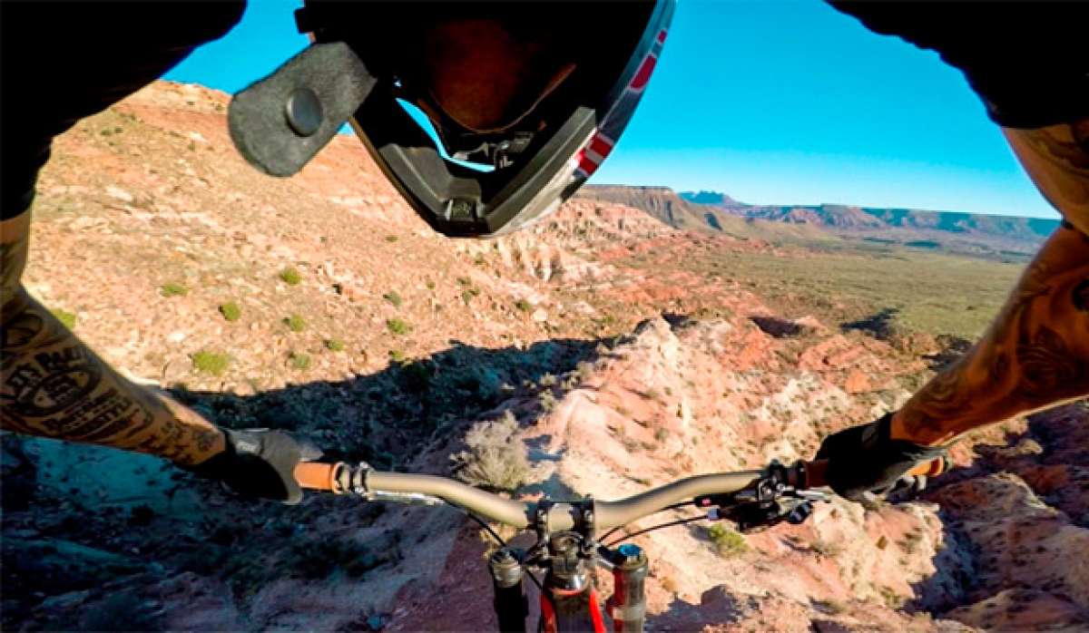 En TodoMountainBike: Andreu Lacondeguy rodando por la 'King Kong' de Utah (USA) con el estabilizador Karma Grip de GoPro