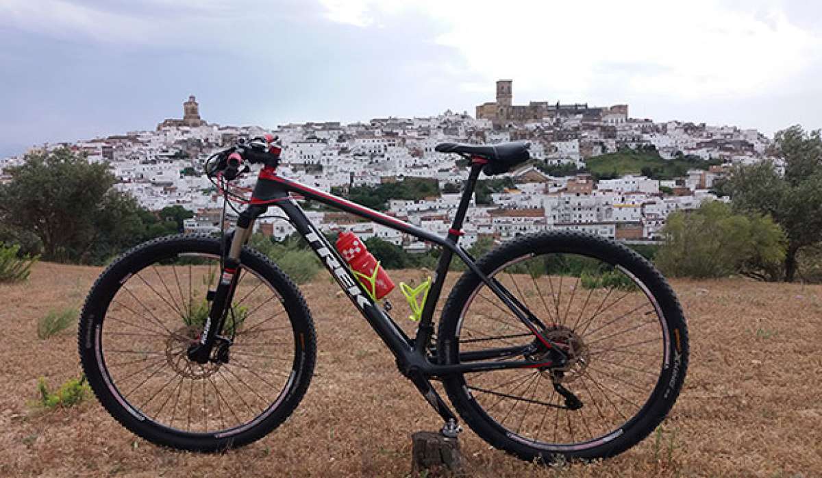 En TodoMountainBike: La foto del día en TodoMountainBike: 'Paseo por Arcos de la Frontera'