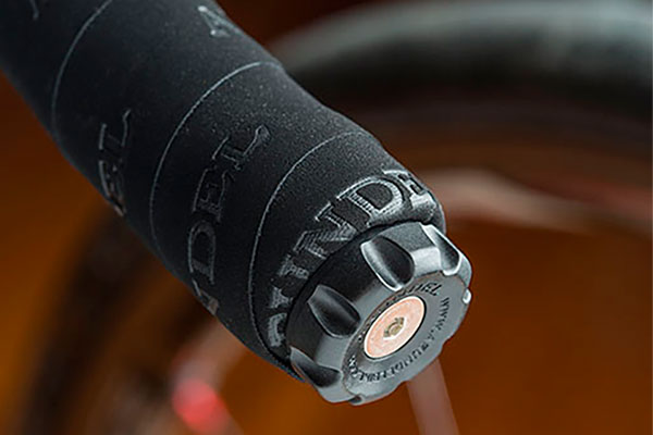 Arundel Shameless Plugs, una multiherramienta para integrar en manillares de carretera
