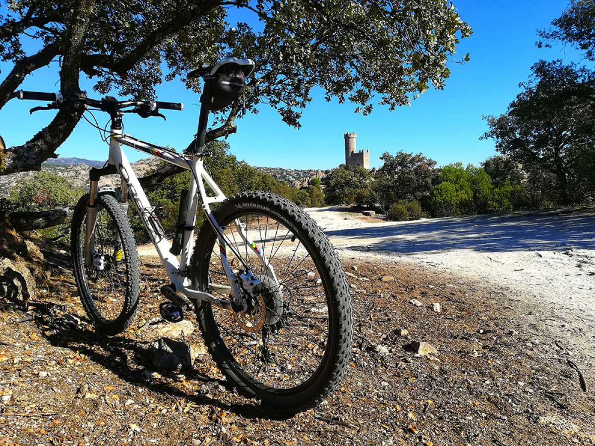 En TodoMountainBike: La foto del día en TodoMountainBike: 'Llegada a la Atalaya de Torrelodones'