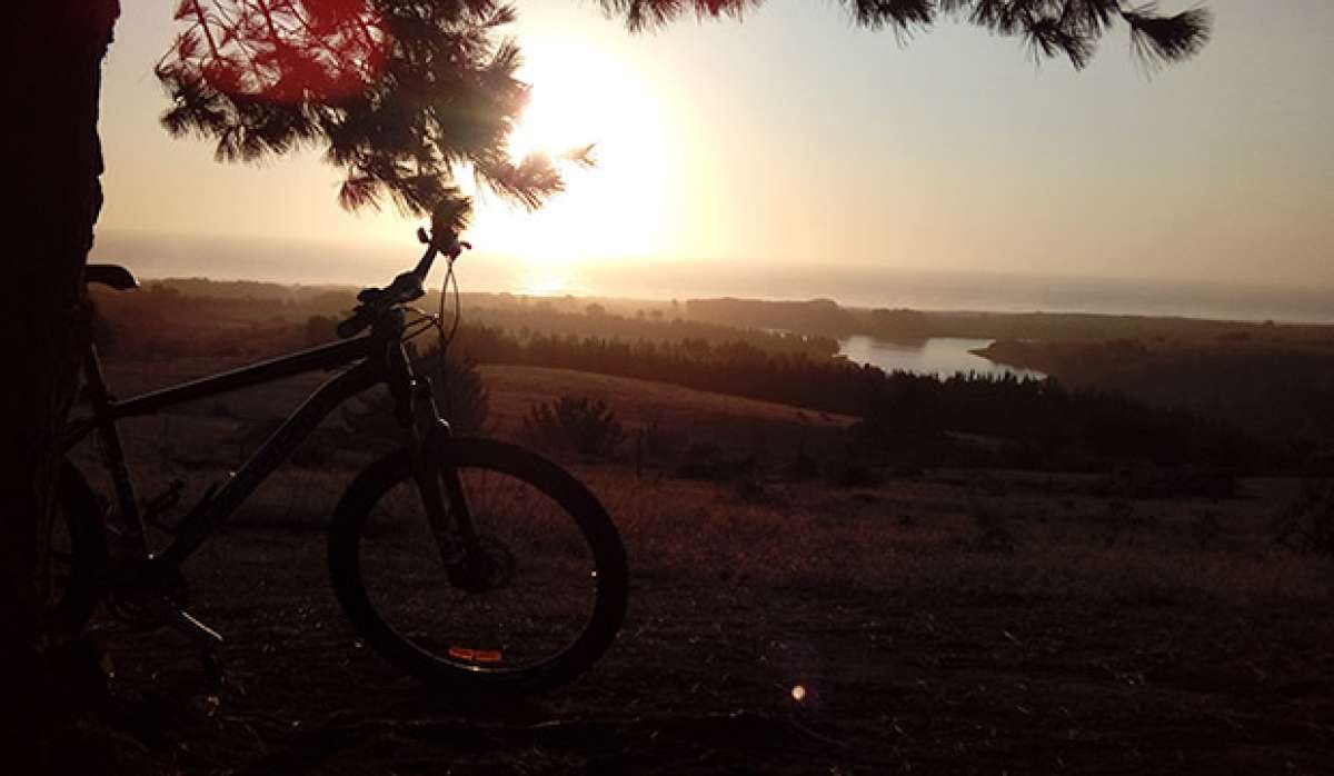 En TodoMountainBike: La foto del día en TodoMountainBike: 'Atardecer en Cáhuil'