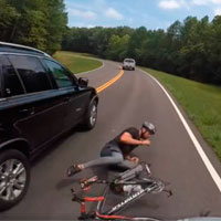 Así atropella "intencionadamente" a un ciclista un decano de Universidad, y se da a la fuga