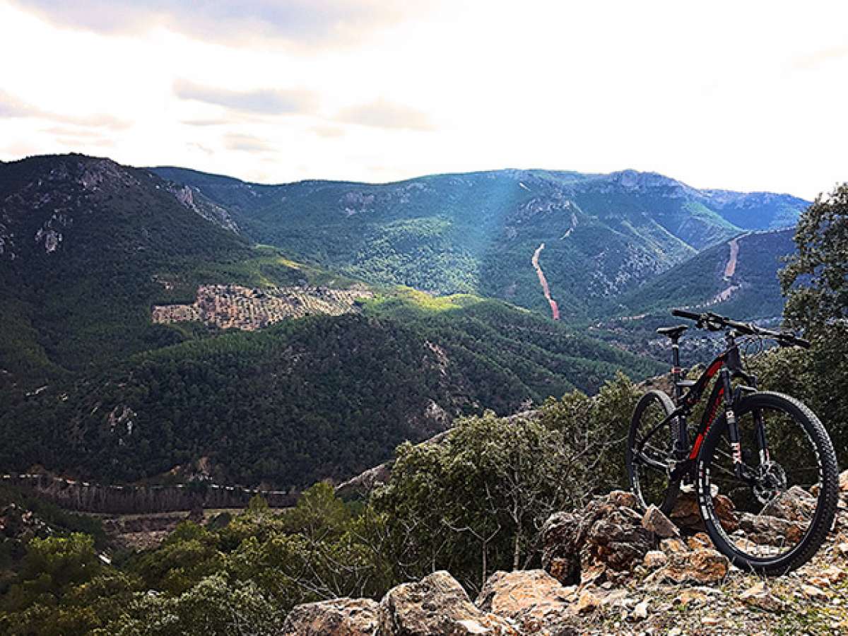 En TodoMountainBike: La foto del día en TodoMountainBike: 'Barranco de Pitillos, primer rayo de sol'