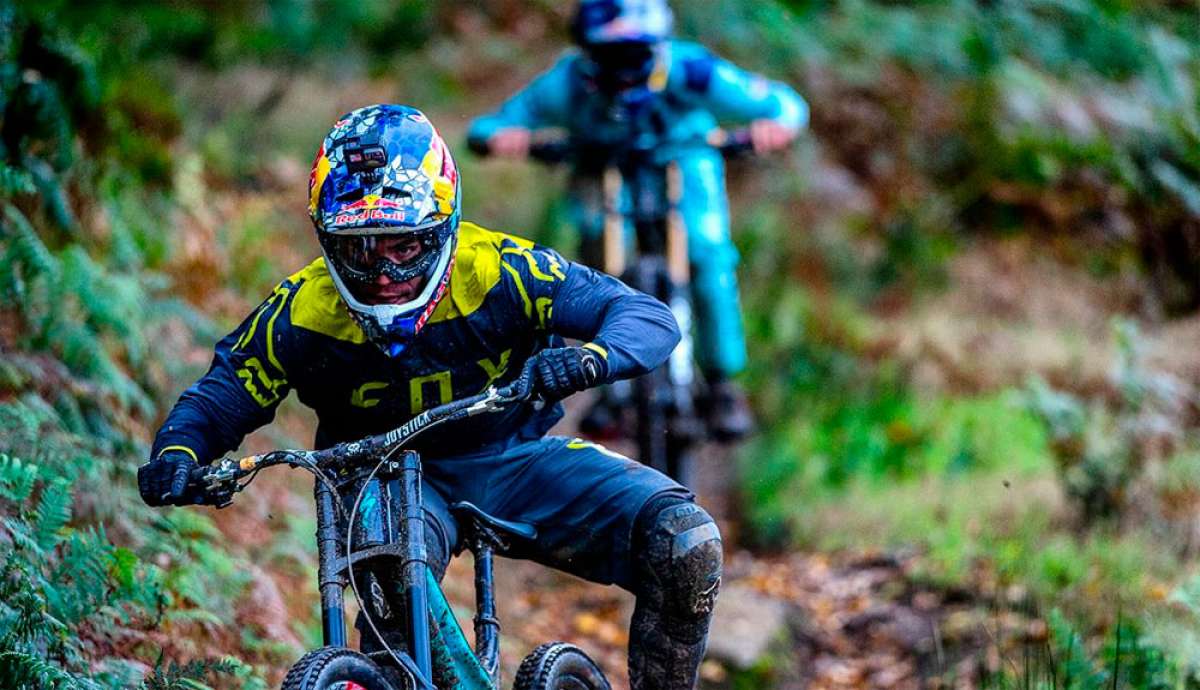 En TodoMountainBike: Rodando por BikePark Wales con Loïc Bruni, Andreu Lacondeguy, Tahnée Seagrave, James Heaton, Gareth Beasley y Ffion James