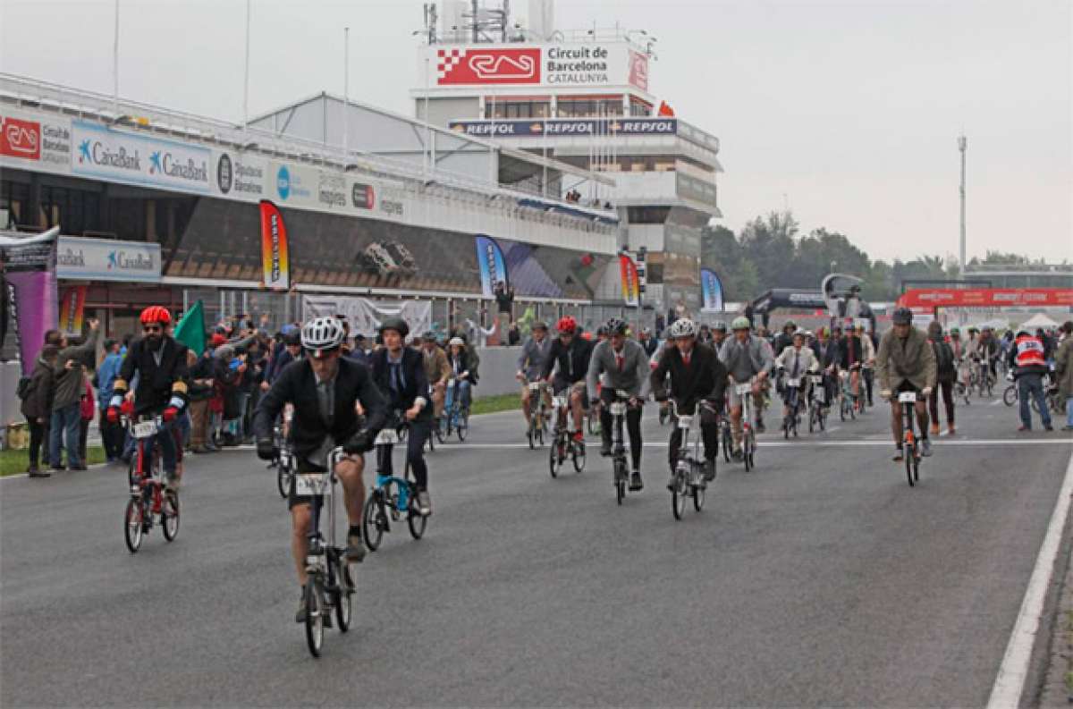 En TodoMountainBike: La única carrera de bicicletas que se disputa con traje y corbata: llega la Brompton World Championship 2017 de Barcelona