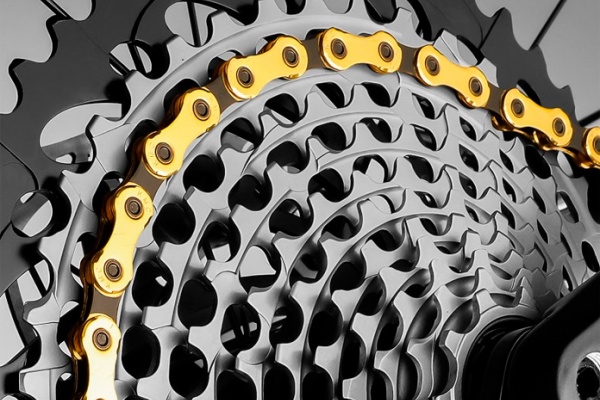 Recubrimiento dorado de alto rendimiento para la nueva cadena KMC X12-1 compatible con SRAM Eagle