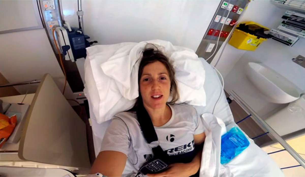 En TodoMountainBike: Así de 'tonta' fue la caída de Rachel Atherton en los entrenamientos del Mundial de Cairns DHI 2017