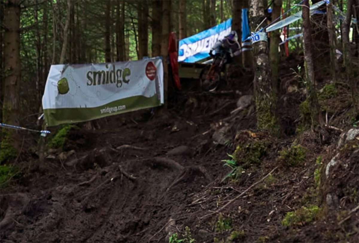 En TodoMountainBike: Así fue la caída que dislocó el hombro de Rachel Atherton en la Copa del Mundo DHI 2017 de Fort William