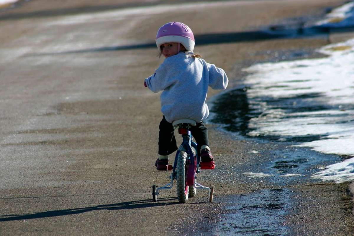 En TodoMountainBike: De 70 multas en cinco años a 40 multas en dos días: la localidad catalana de Girona 'a la caza' de los ciclistas incívicos