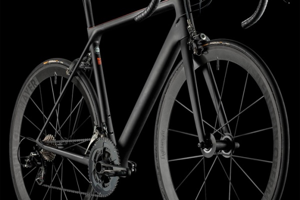 Canyon Ultimate CF EVO 10.0 SL, una espectacular "flaca" de menos de 5 kilos