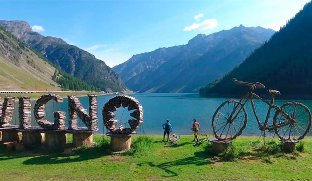 En TodoMountainBike: Hans Rey y Brian Lopes rodando por el Carosello 3000 Mountain Park de Livigno, en los Alpes italianos